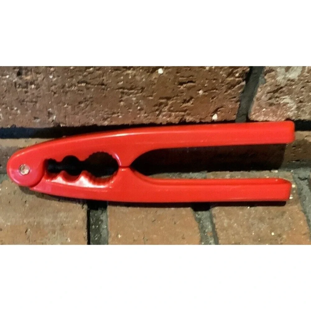 Nut‎ Cracker Red Plastic Shell Cracker 6.5